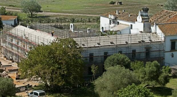 OBRAS ILEGALES DEL PALACIO DE DOÑANA: OCHO ENCAUSADOS POR PREVARICACIÓN Y DELITO CONTRA EL PATRIMONIO HISTÓRICO